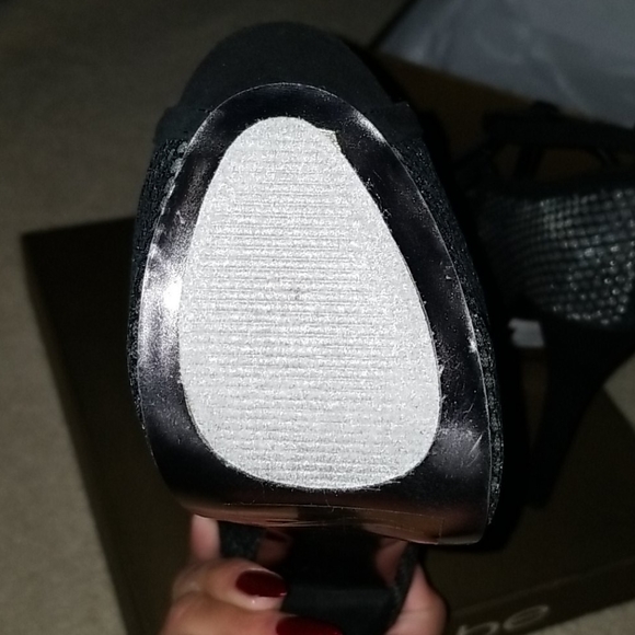 Shoes - Picture 4 of 4